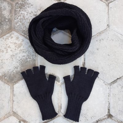 Combo Preto LISO Gola Dupla FEMININO + Luva Meio Dedo FEMININA em Lã